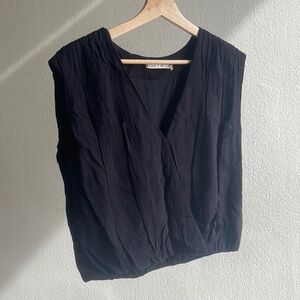 Alice +Olivia pleated v neck bubble hem top PS